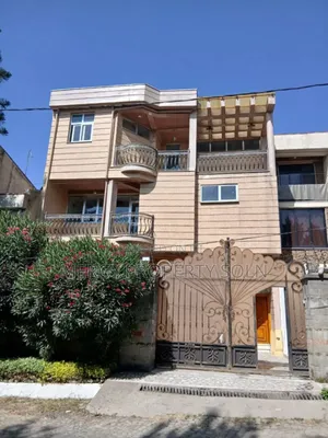 8bdrm House in Yeka for sale