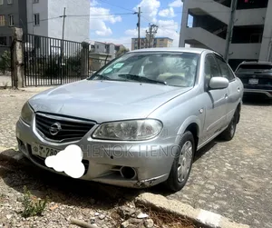 Nissan Sunny 2011 Silver