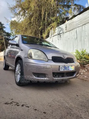 Toyota Vitz 1.0 FWD 3dr 2004 Silver