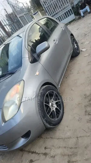Toyota Yaris 2007 Gray