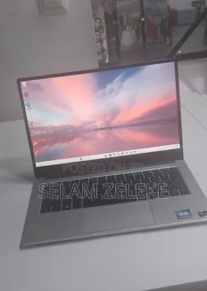 New Laptop 8GB AMD Ryzen 5 SSD 512GB