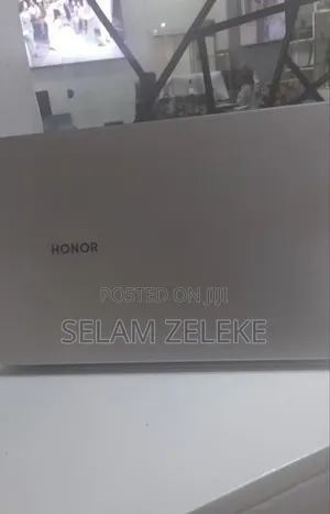 New Laptop 8GB AMD Ryzen 5 SSD 512GB