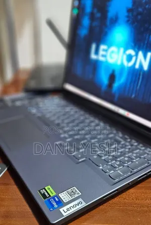 New Laptop Lenovo 16GB Intel Core i7 SSD 1T