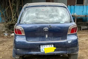 Toyota Vitz 1.3 AWD 5dr 2000 Blue