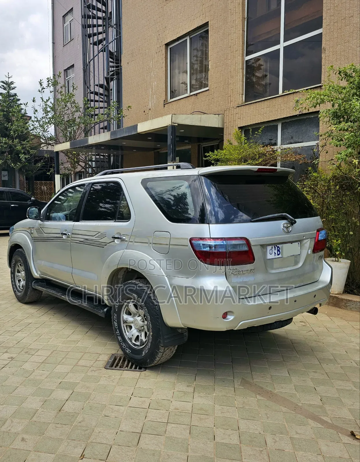 Toyota Fortuner 2.7 RWD 2009 Gold