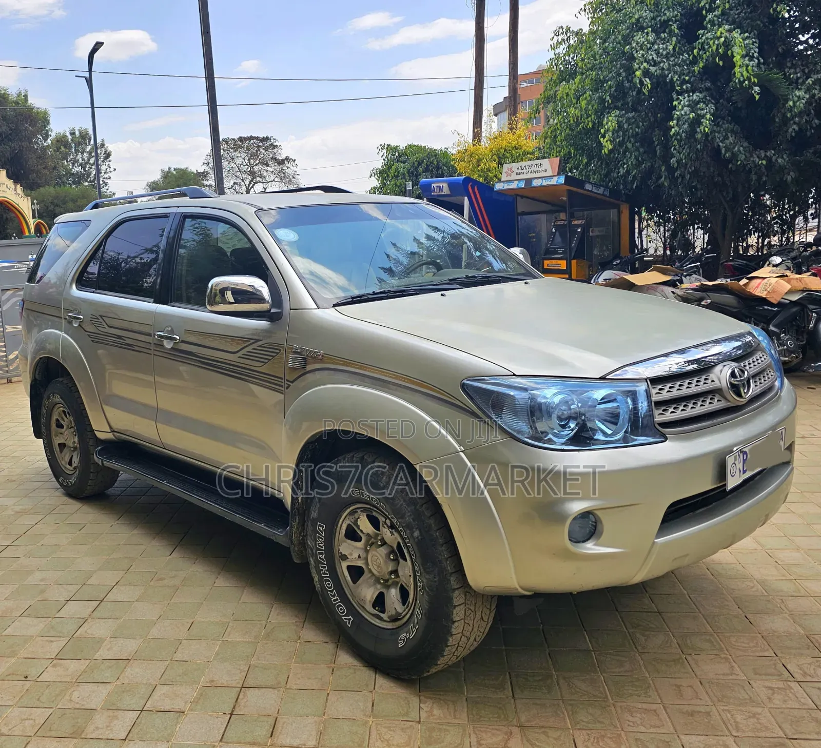 Toyota Fortuner 2.7 RWD 2009 Gold