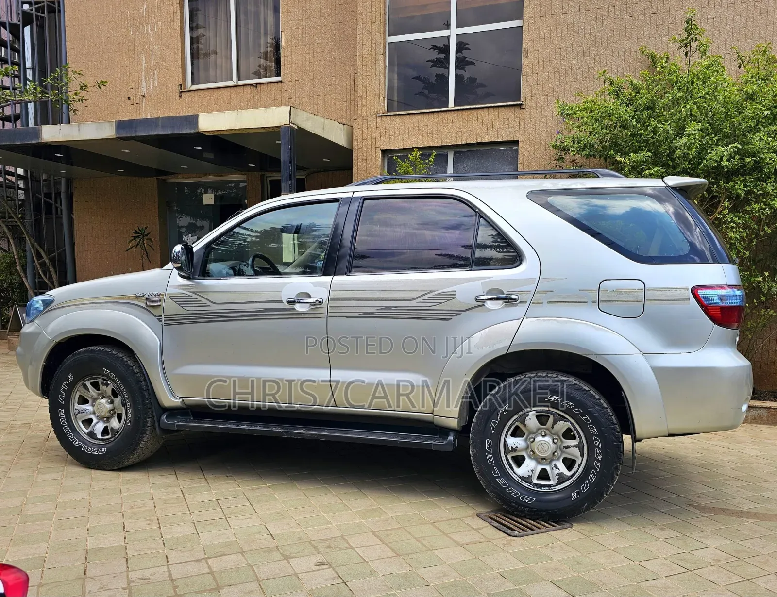 Toyota Fortuner 2.7 RWD 2009 Gold