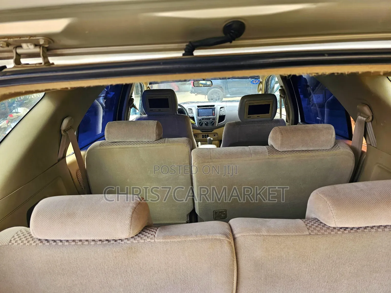 Toyota Fortuner 2.7 RWD 2009 Gold