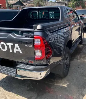 Toyota Hilux Revo Double Cab Deisel 2.8 RWD 2021 Gray