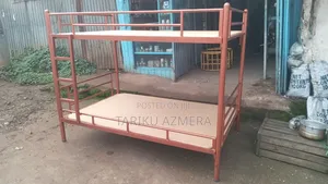 ተደራራቢ ዘመናዊ አልጋ