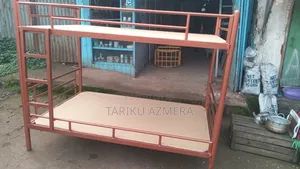 ተደራራቢ ዘመናዊ አልጋ