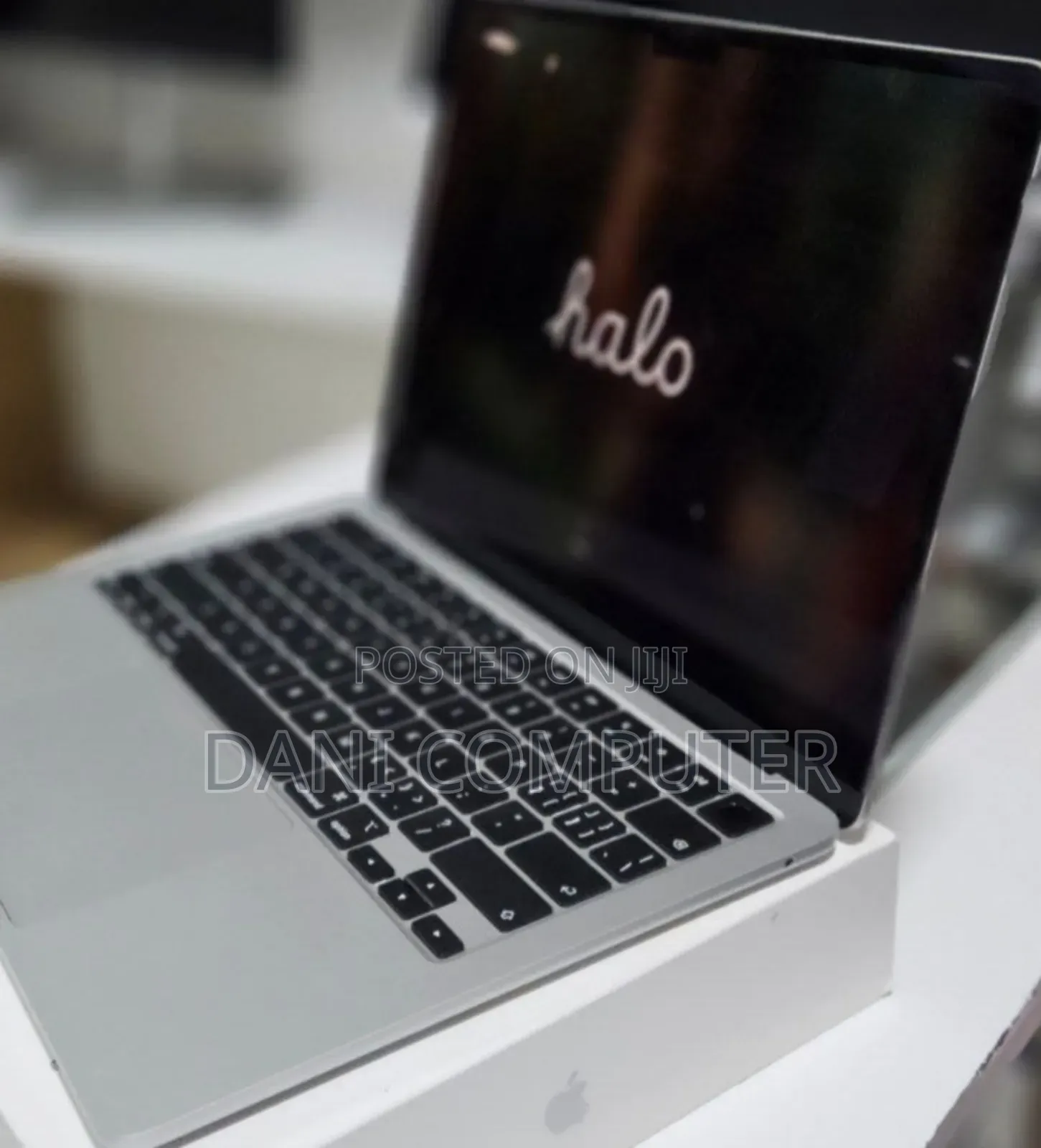 New Laptop Apple MacBook Air 2025 M4 13-inch 16GB Apple M4 SSD 256GB