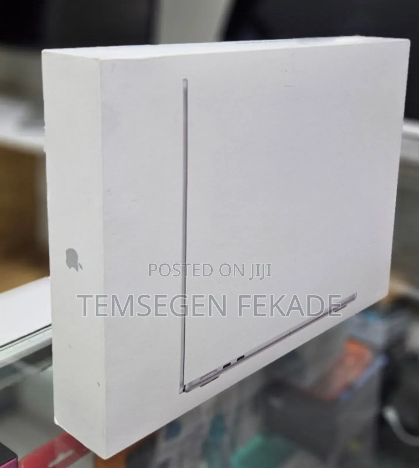 New Apple MacBook Air 2025 M4 13-inch 16GB Apple M4 Pro SSD 256GB