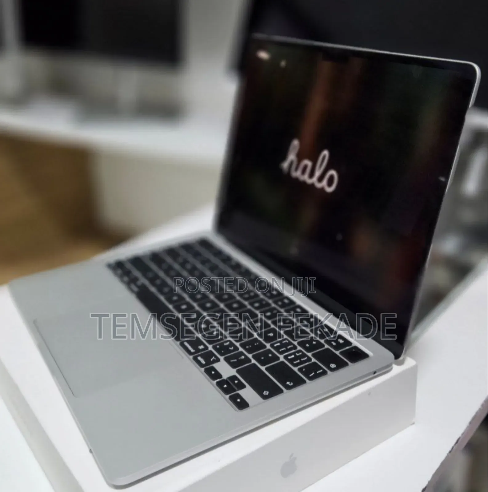 New Apple MacBook Air 2025 M4 13-inch 16GB Apple M4 Pro SSD 256GB