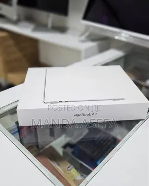 New Laptop Apple MacBook Air 2025 M4 13-inch 16GB Apple M4 SSD 256GB