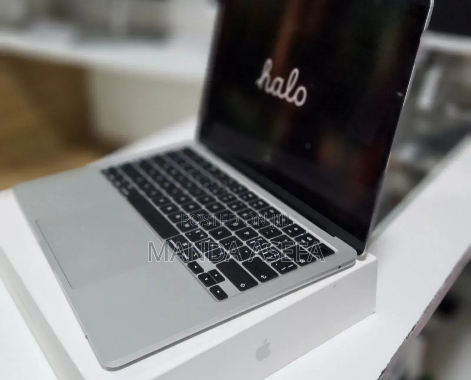 New Laptop Apple MacBook Air 2025 M4 13-inch 16GB Apple M4 SSD 256GB