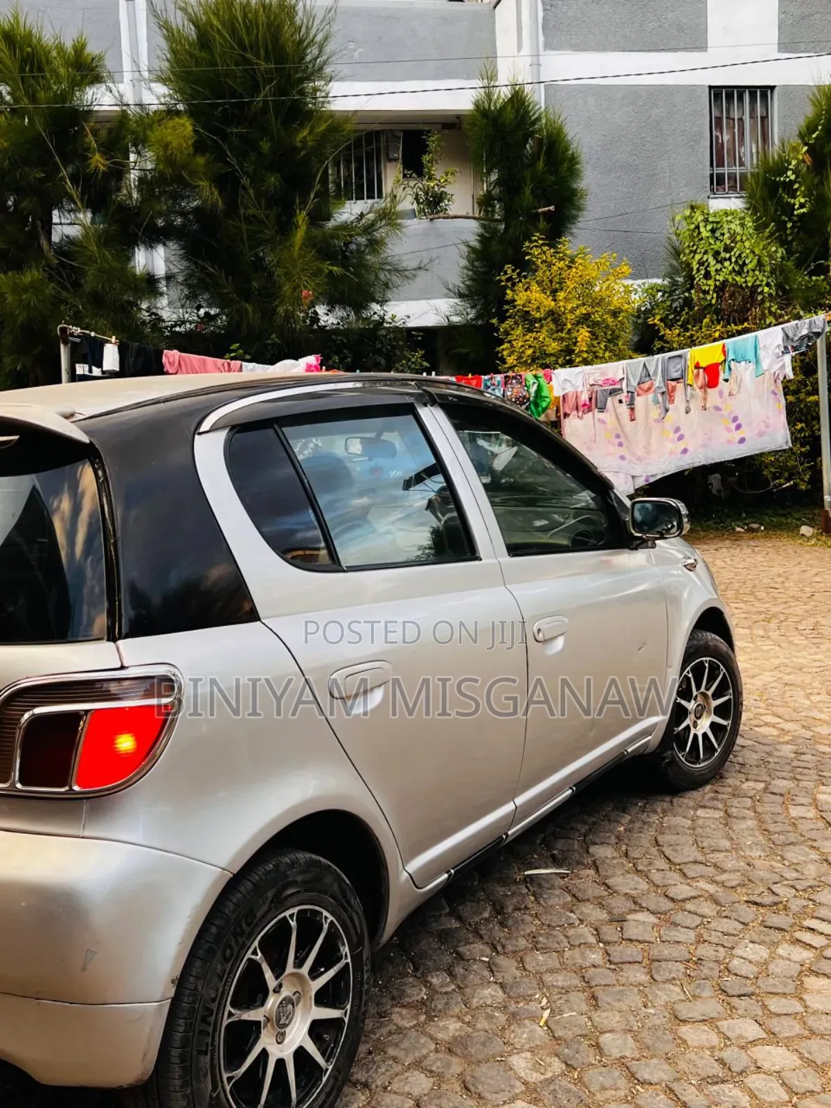 Toyota Vitz 2001 Silver