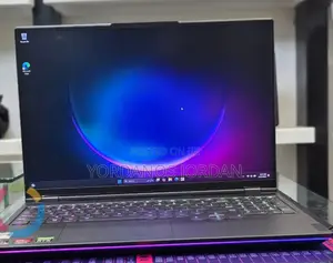 New Laptop Lenovo Legion 7 32GB AMD Ryzen 9 SSD 1T