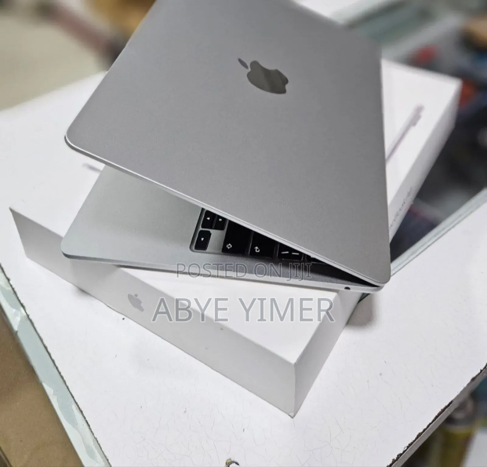 New Laptop Apple MacBook Air 2025 M4 15-inch 16GB Apple M4 SSD 256GB