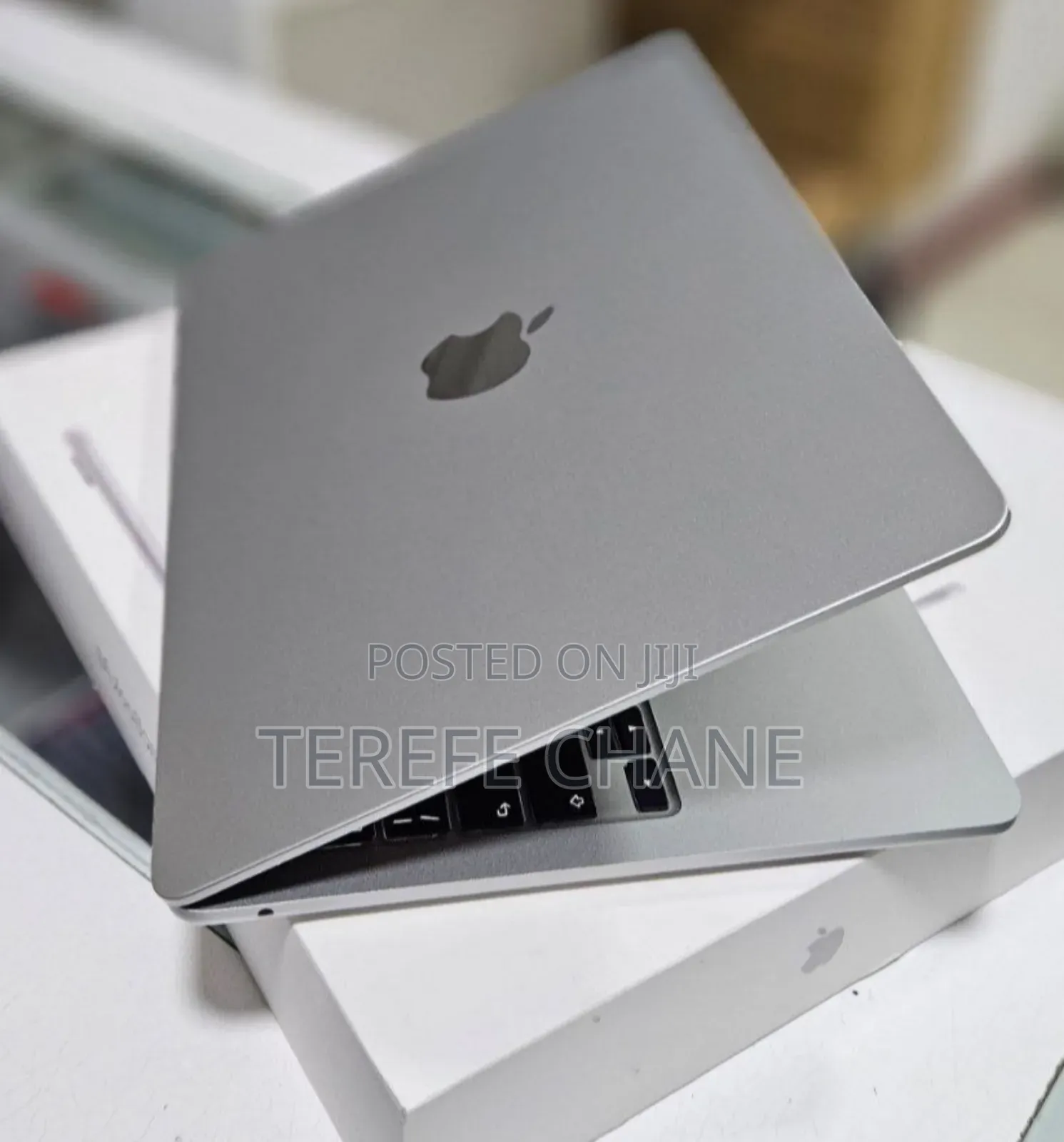 New Laptop Apple MacBook Air 2025 M4 13-inch 16GB Apple M4 SSD 256GB