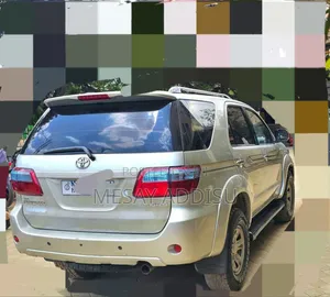 Toyota Fortuner 2009 Gold