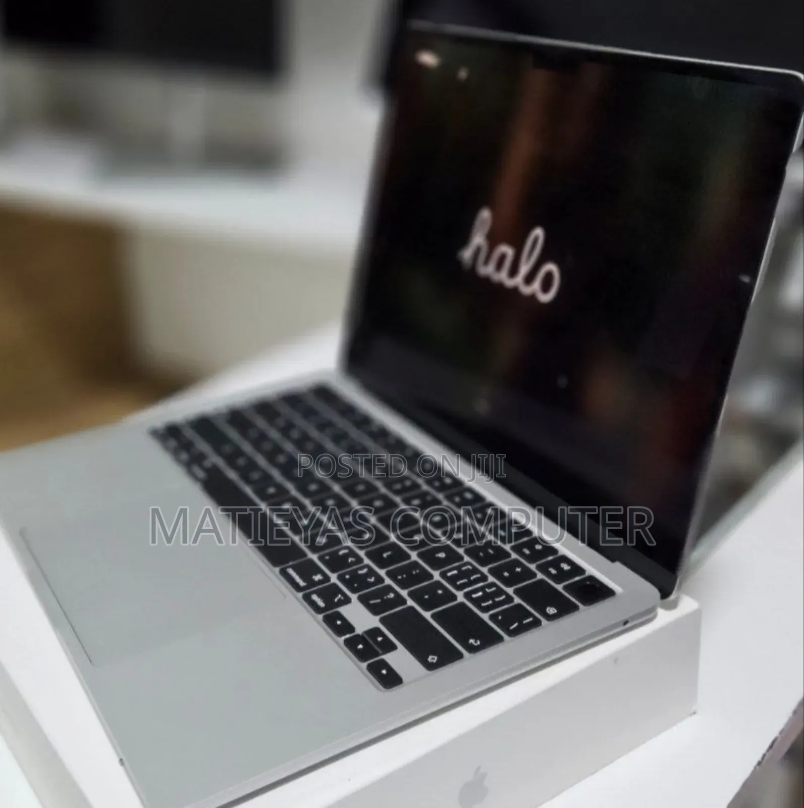 New Laptop Apple MacBook Air 2025 M4 13-inch 16GB Apple M4 SSD 256GB