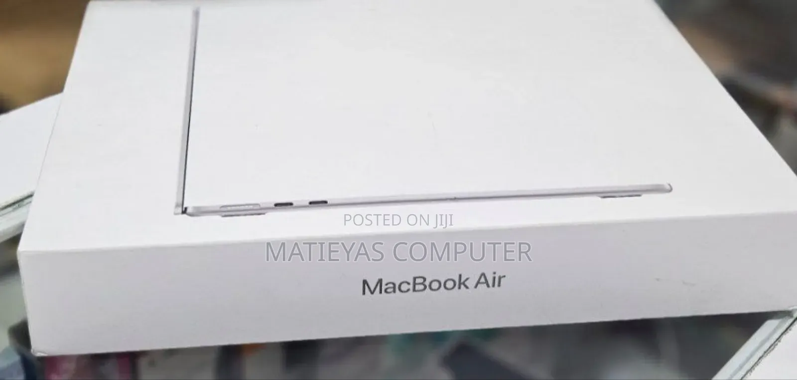 New Laptop Apple MacBook Air 2025 M4 13-inch 16GB Apple M4 SSD 256GB