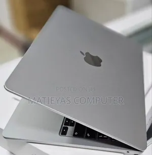 New Laptop Apple MacBook Air 2025 M4 13-inch 16GB Apple M4 SSD 256GB