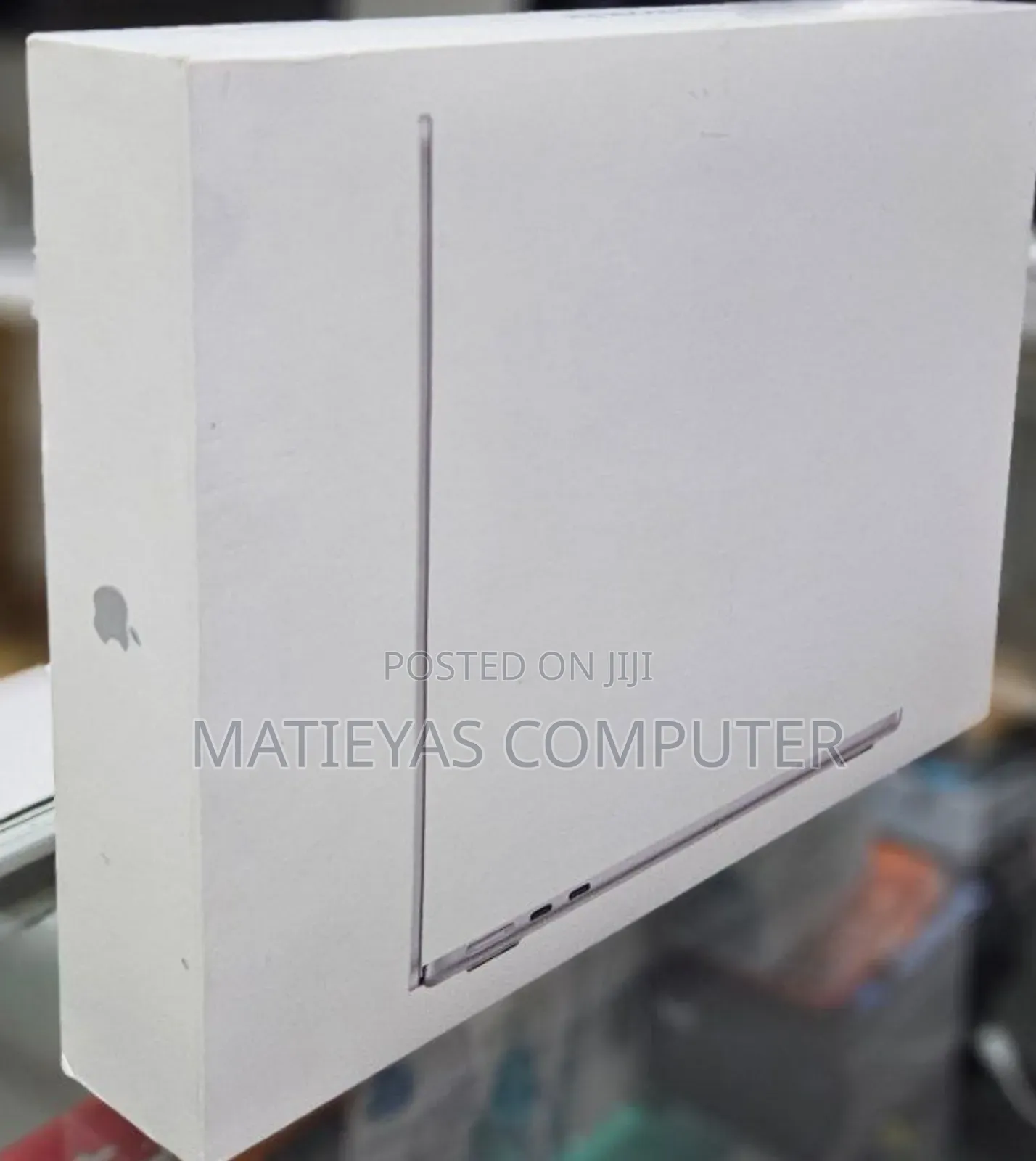 New Laptop Apple MacBook Air 2025 M4 13-inch 16GB Apple M4 SSD 256GB