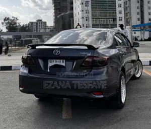 Toyota Corolla 2012 Gray