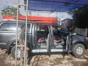Toyota Hilux 2.5 D-4D 4X4 SRX 2010 Gray