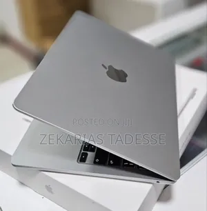New Laptop Apple MacBook Air 2025 M4 13-inch 16GB Apple M4 SSD 256GB