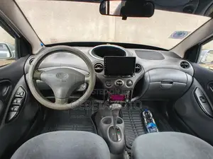 Toyota Vitz 2001 Gray