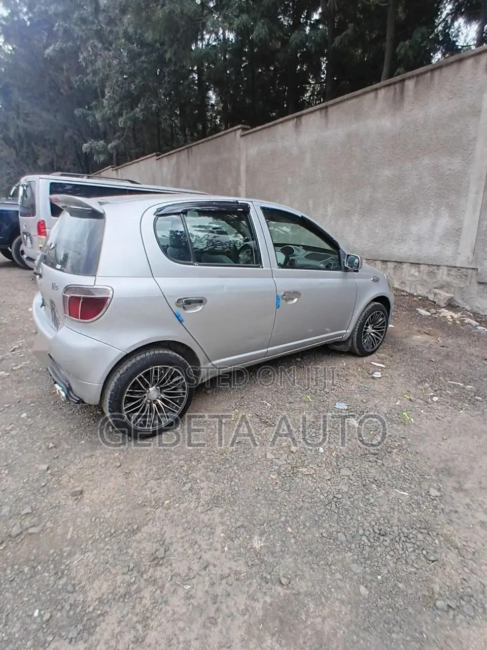 Toyota Vitz 2001 Gray