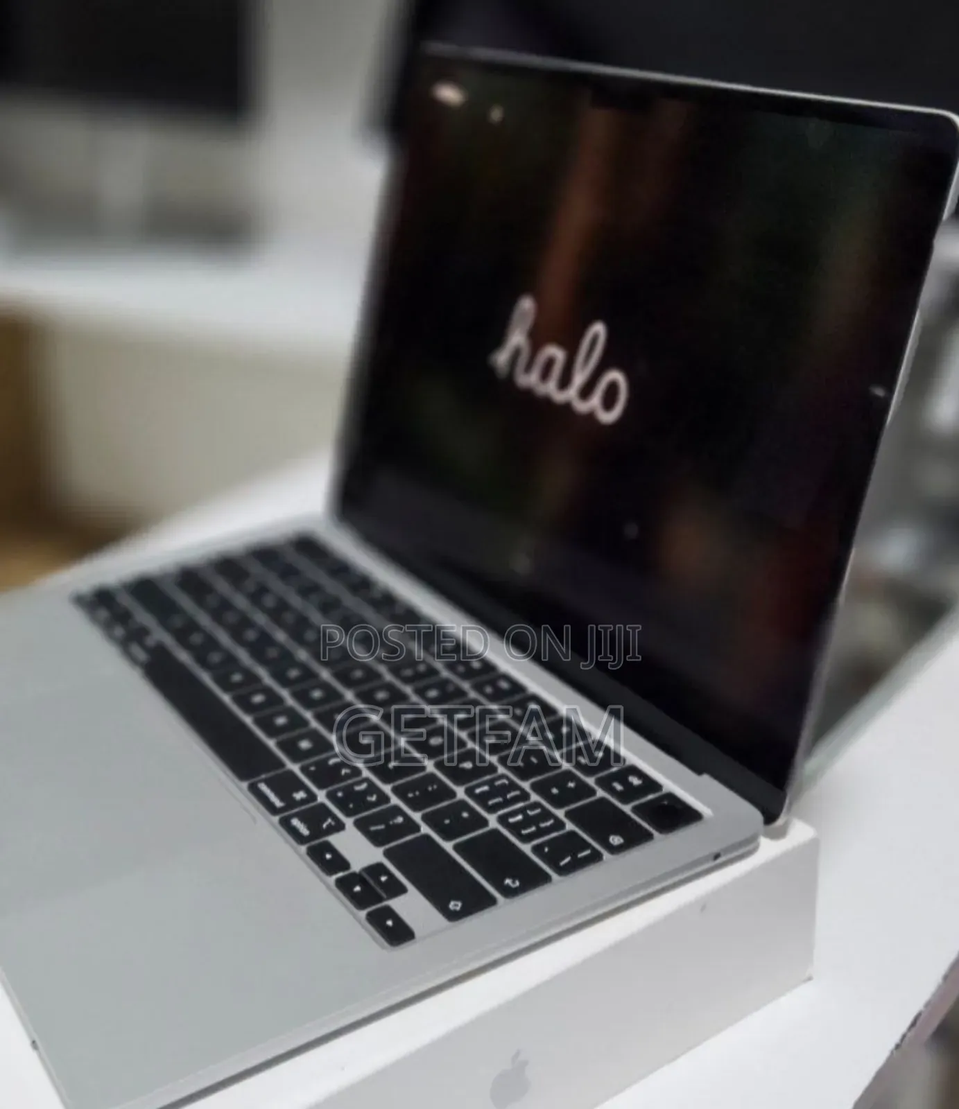 New Laptop Apple MacBook Air 2025 M4 13-inch 16GB Apple M4 SSD 256GB