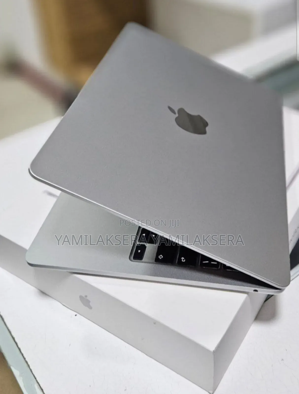 New Laptop Apple MacBook Air 2025 M4 13-inch 16GB Apple M4 SSD 256GB