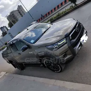 Toyota Hilux 2021 Gray