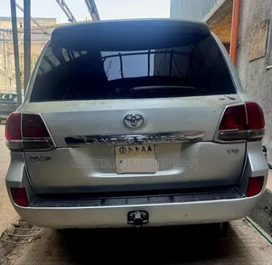 Toyota Land Cruiser 4.5 V8 GXR 2010