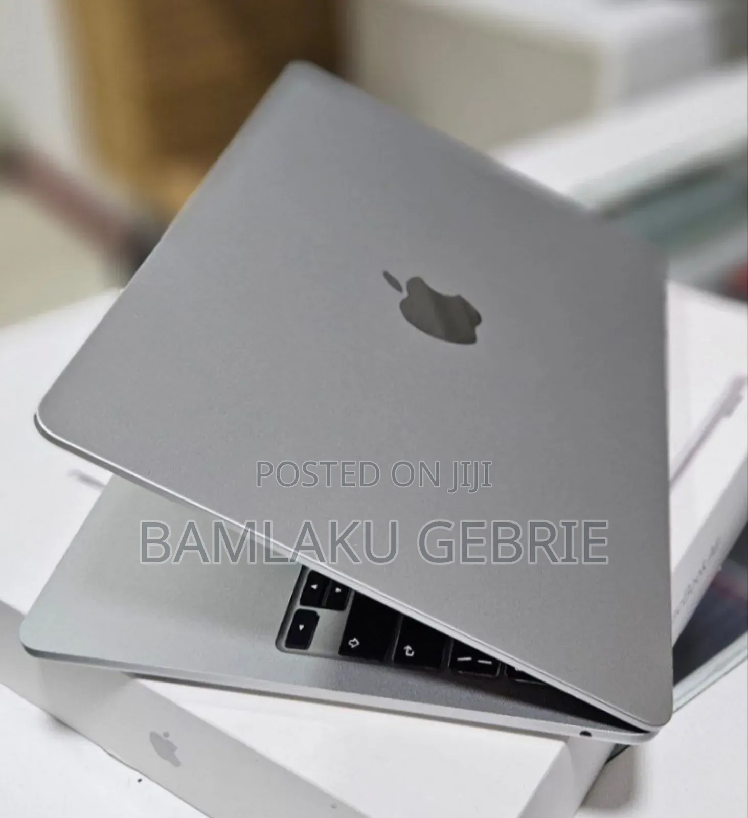 New Laptop Apple MacBook Air 2025 M4 13-inch 16GB Apple M4 SSD 256GB