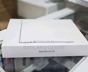 New Laptop Apple MacBook Air 2025 M4 13-inch 16GB Apple M4 SSD 256GB