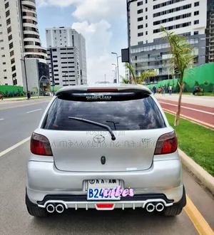 Toyota Vitz 2001 Silver