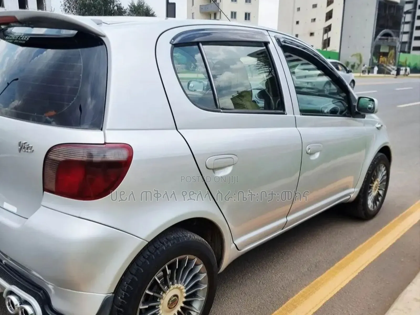 Toyota Vitz 2001 Silver