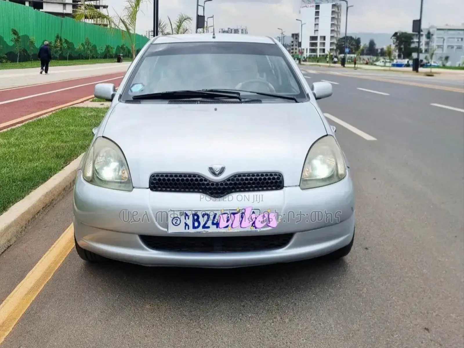 Toyota Vitz 2001 Silver