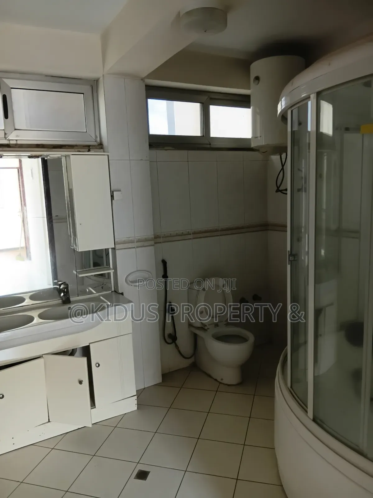 7bdrm Townhouse / Terrace in Nasswe Real State, Nifas Silk-Lafto