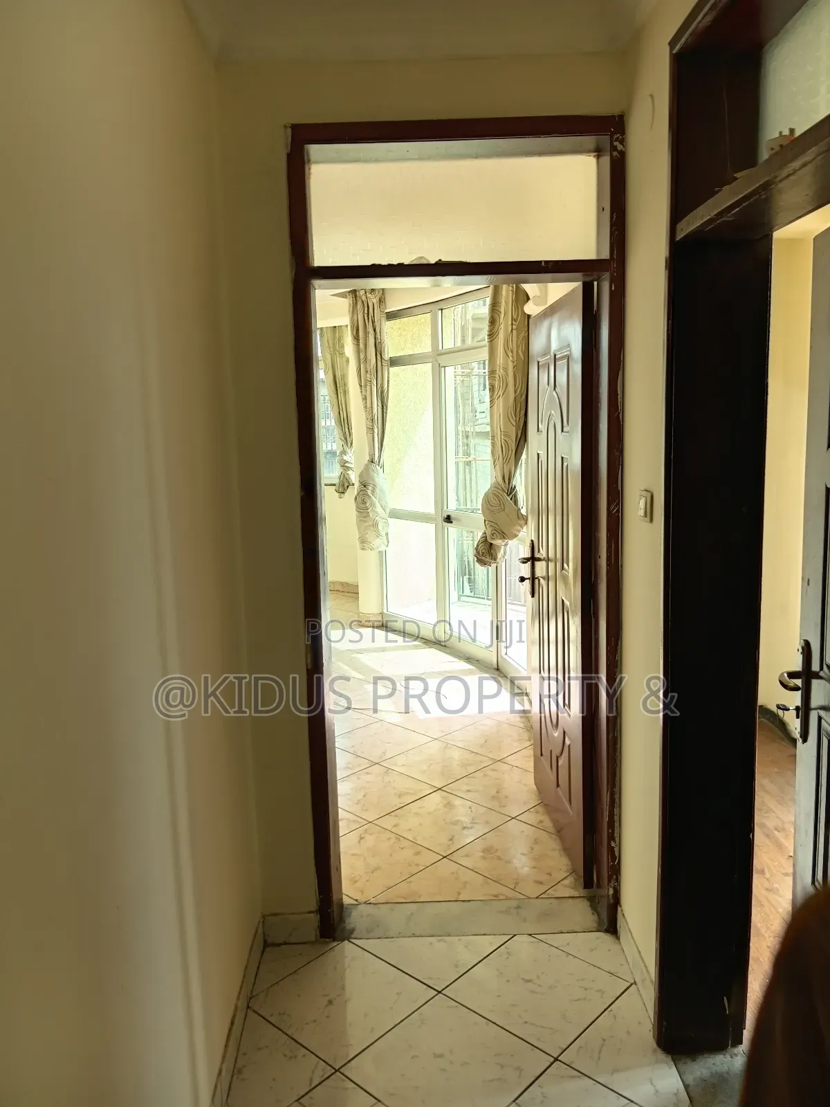 7bdrm Townhouse / Terrace in Nasswe Real State, Nifas Silk-Lafto