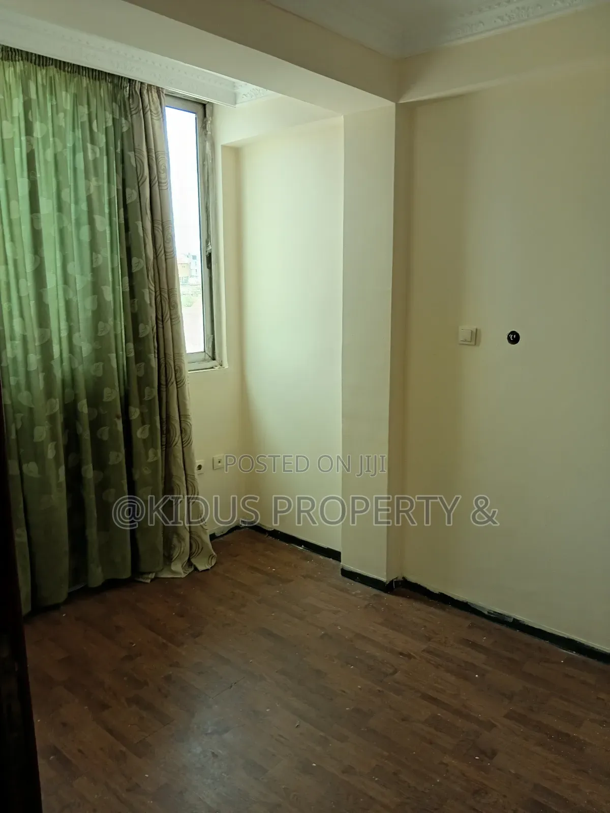 7bdrm Townhouse / Terrace in Nasswe Real State, Nifas Silk-Lafto