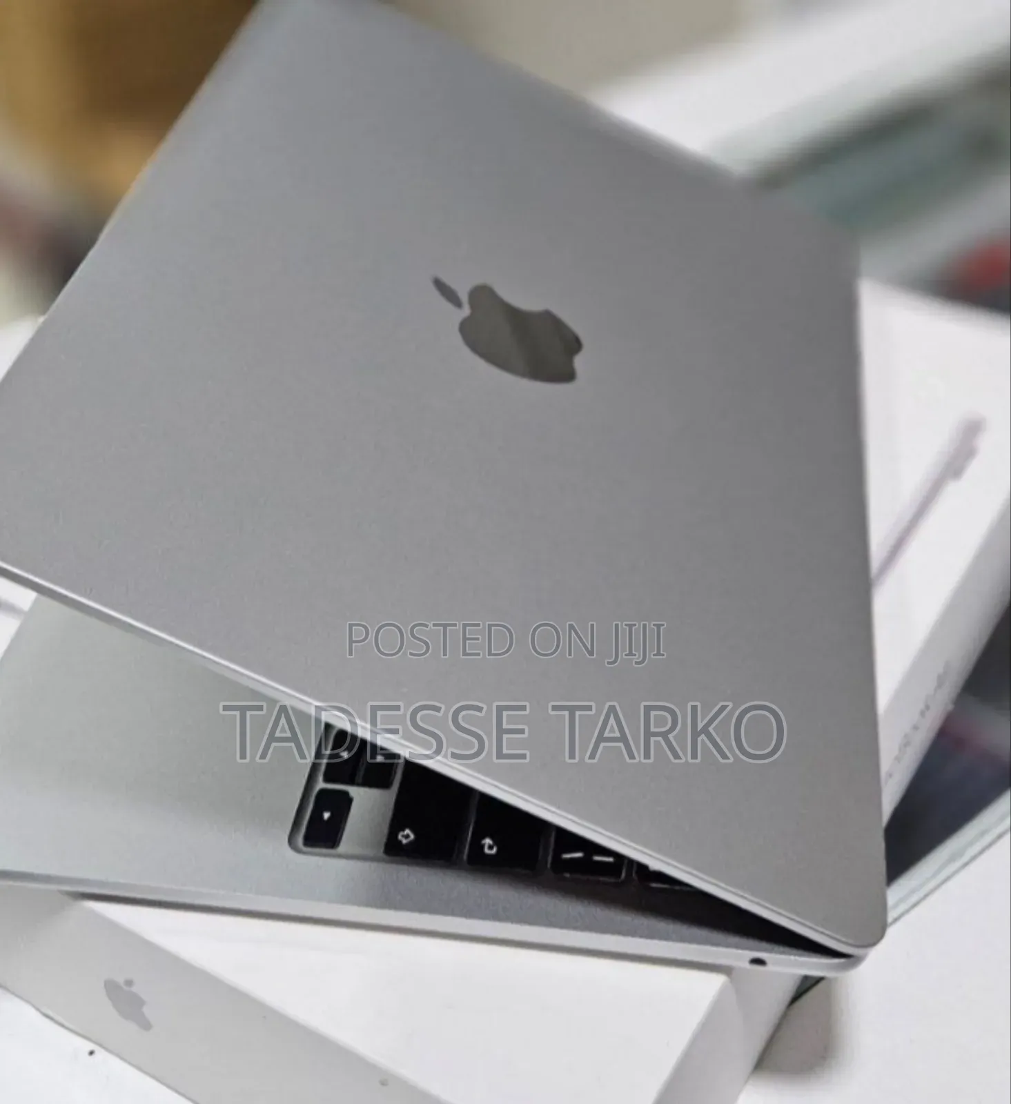 New Laptop Apple MacBook Air 2025 M4 13-inch 16GB Apple M4 SSD 256GB