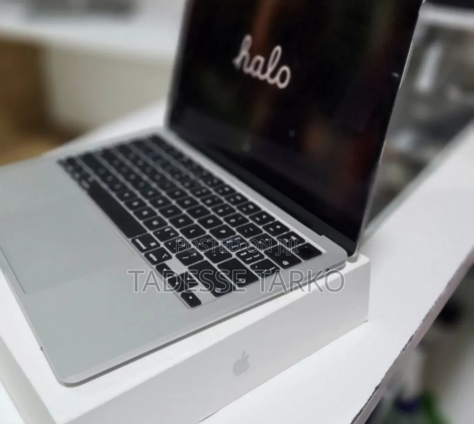 New Laptop Apple MacBook Air 2025 M4 13-inch 16GB Apple M4 SSD 256GB
