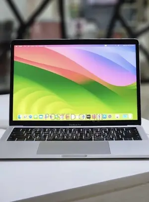 New Laptop Apple MacBook Pro 2018 8GB Intel Core i5 SSD 256GB