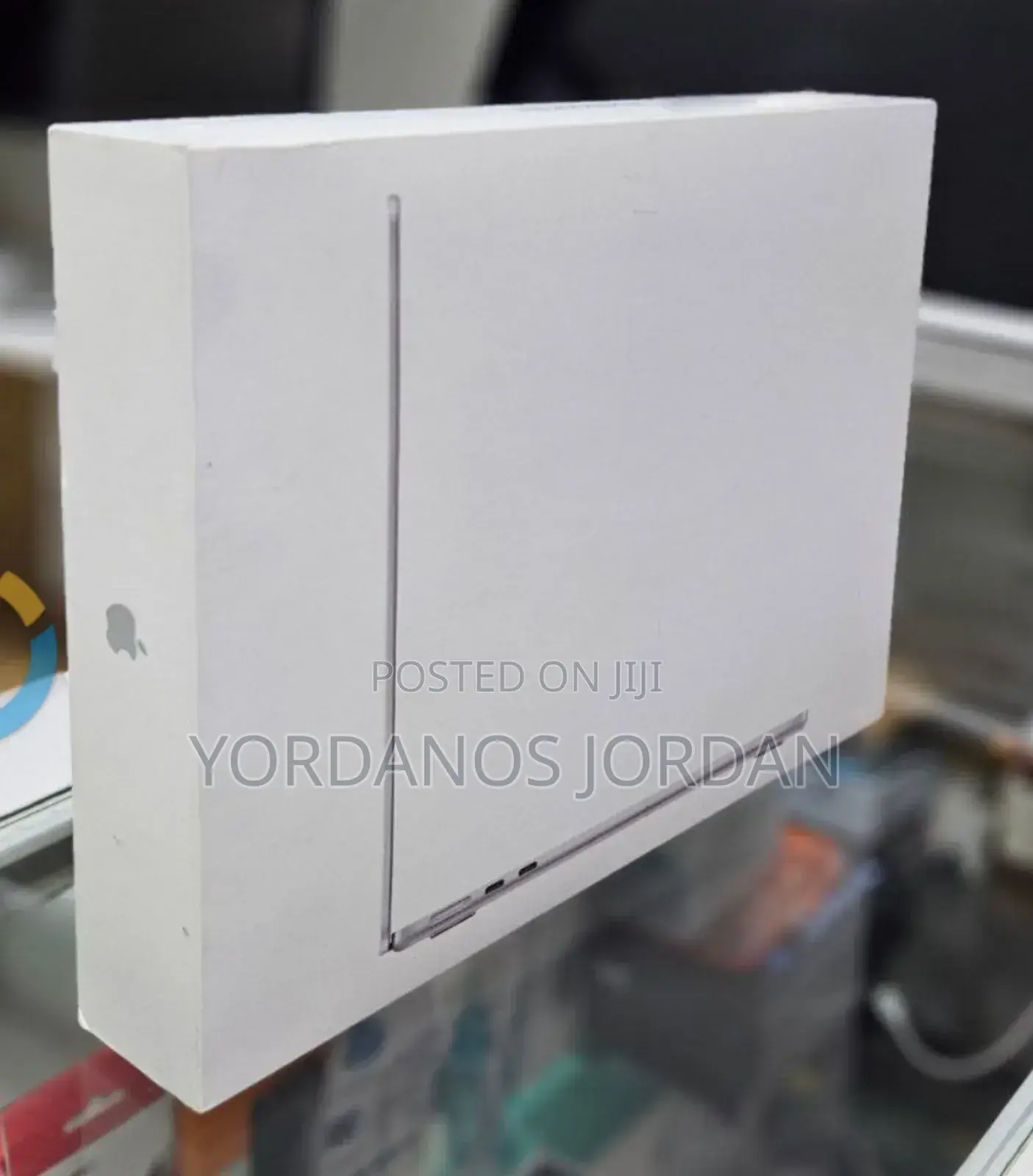 New Laptop Apple MacBook Air 2025 M4 13-inch 16GB Apple M4 SSD 256GB